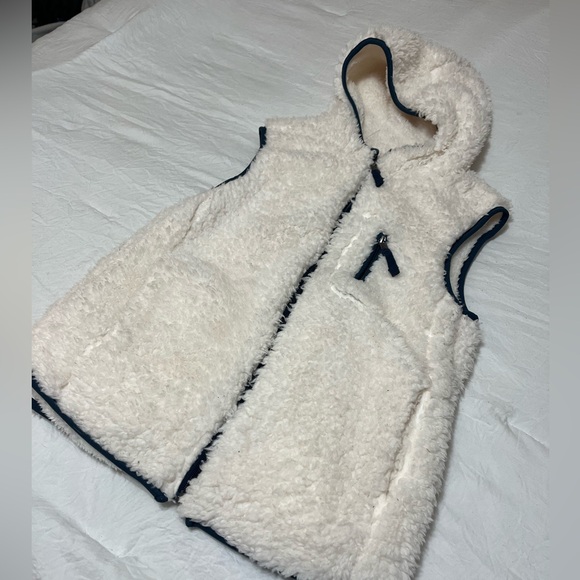 Weatherproof Vintage Sherpa Vest, size Small. - Picture 4 of 7